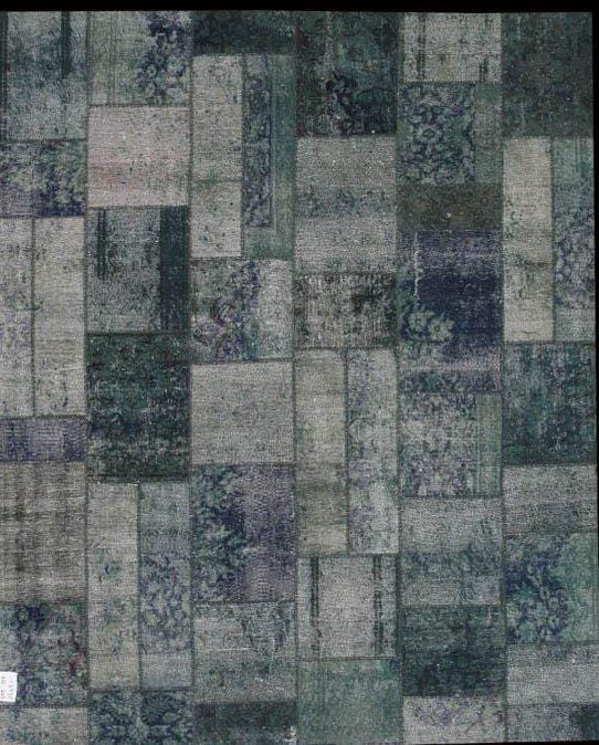 Patchwork Collection Hand-Knotted Lamb's Wool Area Rug- 6' 8" X 8' 3"