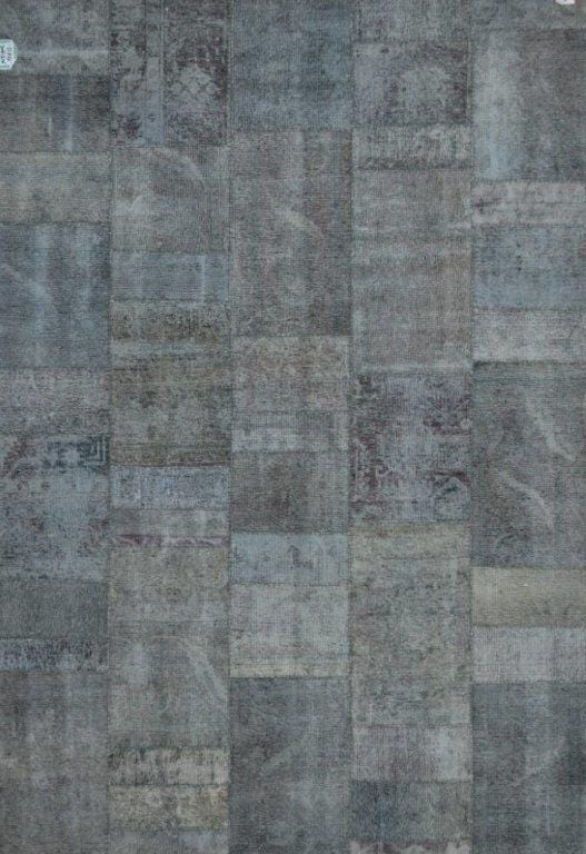 Patchwork Collection Hand-Knotted Lamb's Wool Area Rug- 6' 8" X 9'11"