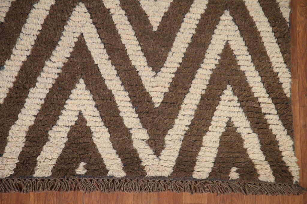 Chevron Moroccan Shaggy Brown/ Ivory Area Rug 8x10