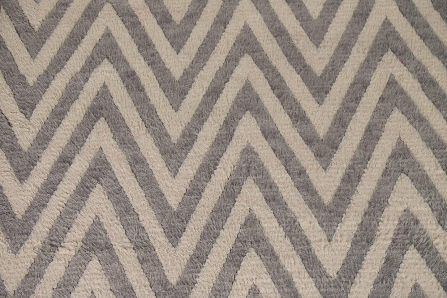 Chevron Moroccan Shaggy Wool Area Rug 6x8