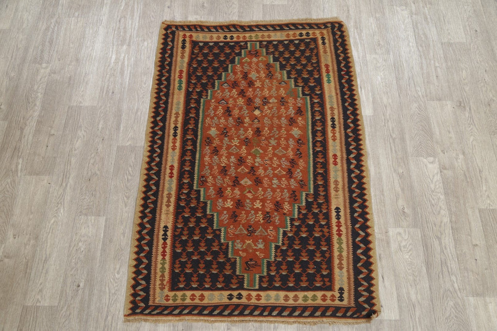 Geometric 4x5 Senneh Geometric Persian Area Rug