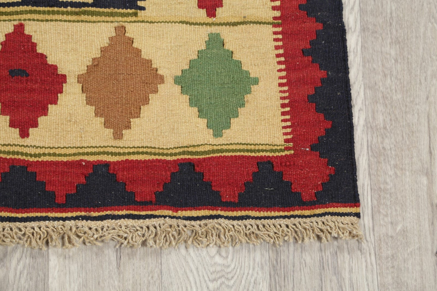 Modern 4x6 Kilim Shiraz Persian Area Rug