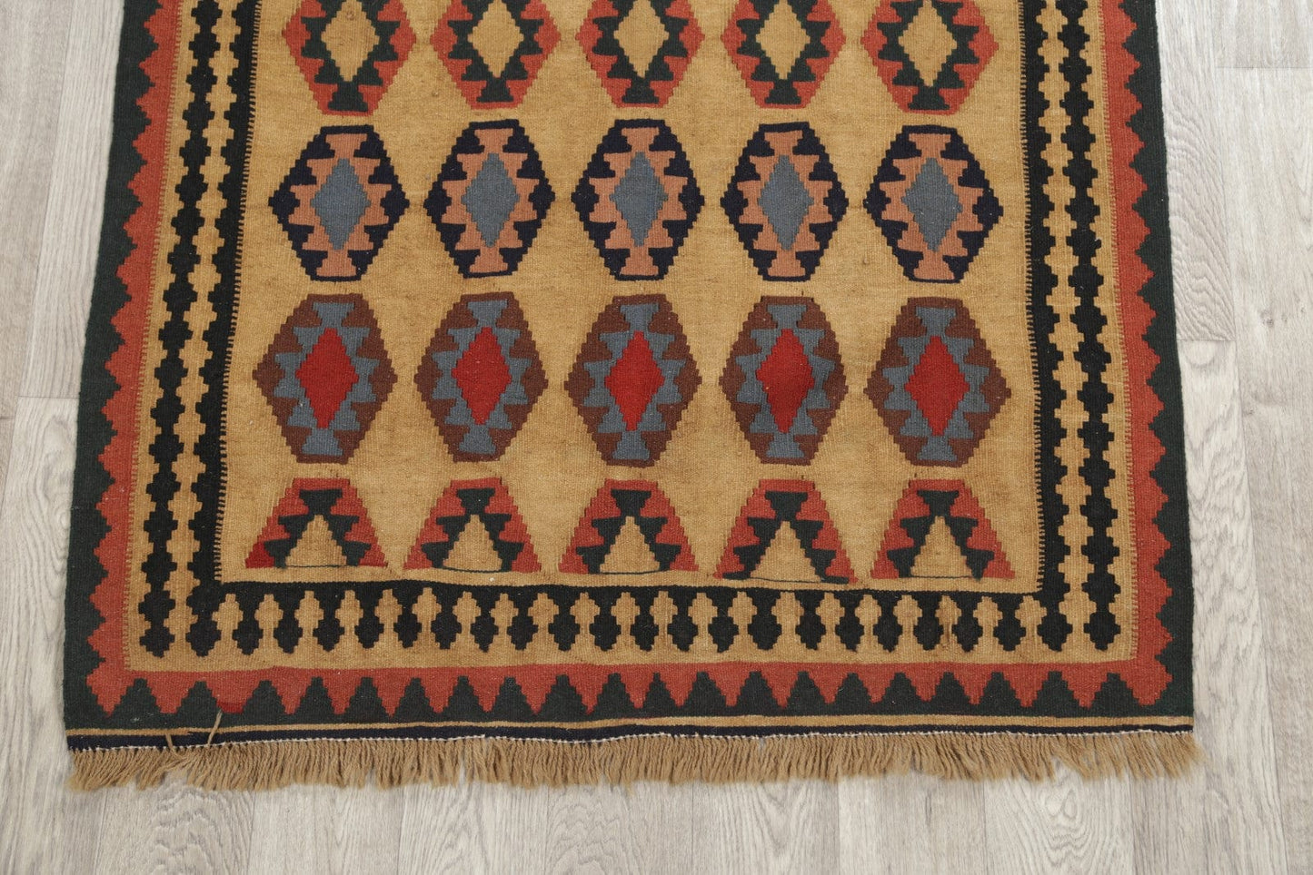 Geometric 4x6 Kilim Shiraz Persian Area Rug