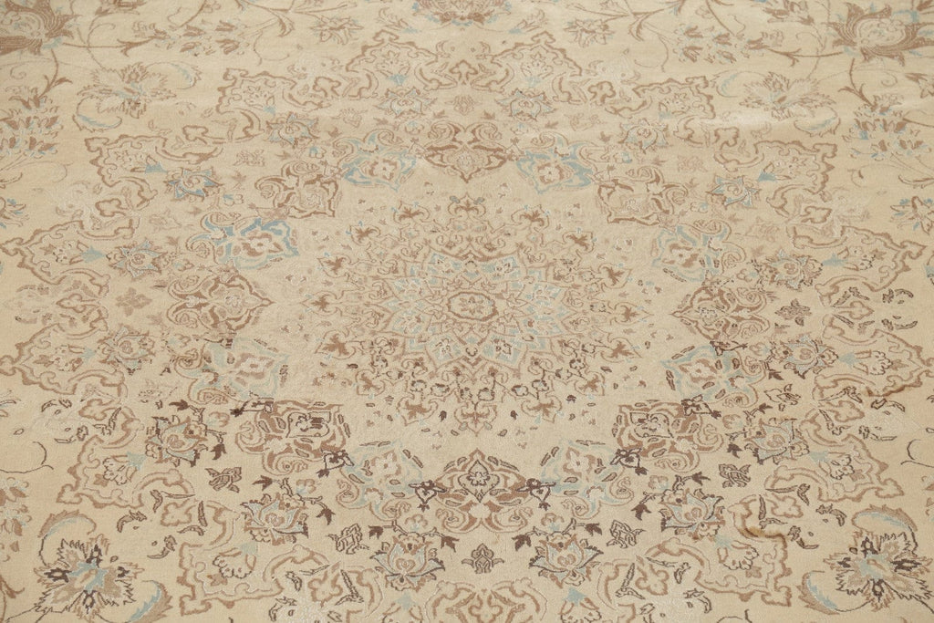 Floral Medium 16x16 Nain Toodeshk Persian Area Rug