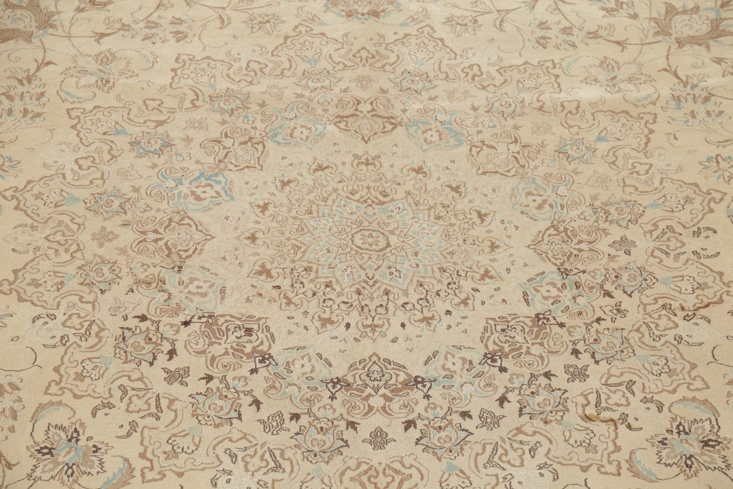 Floral Medium 16x16 Nain Toodeshk Persian Area Rug