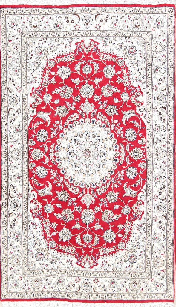 Floral 5x8 Nain Persian Area Rug