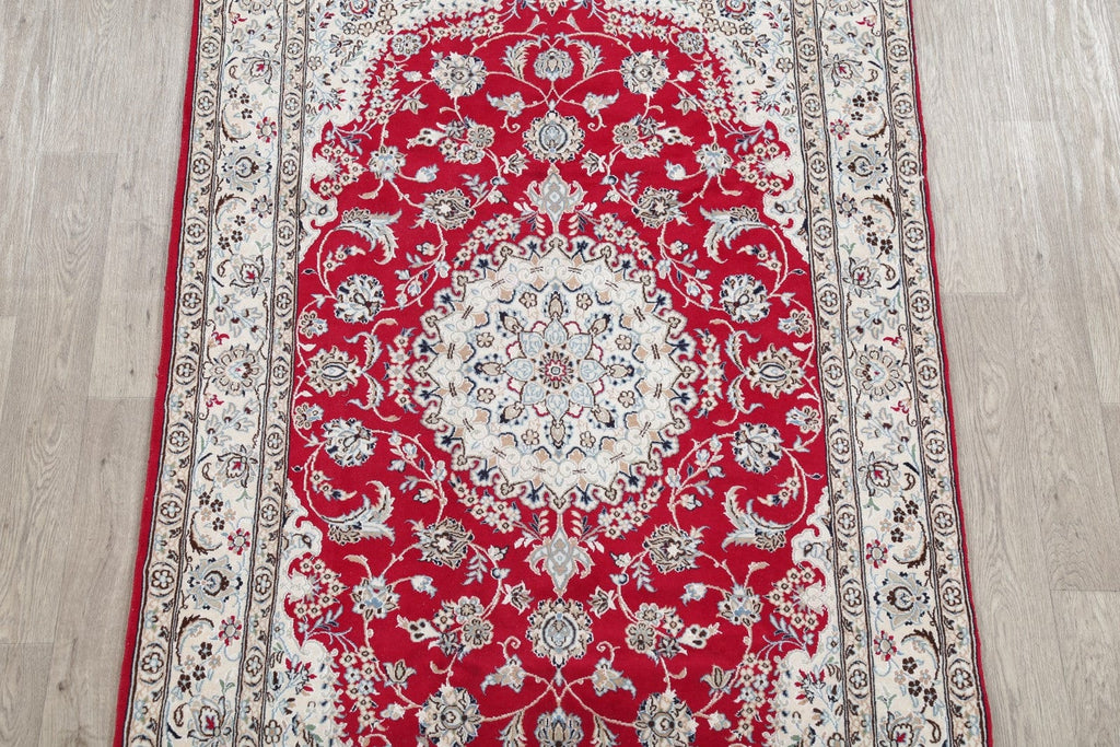 Floral 5x8 Nain Persian Area Rug