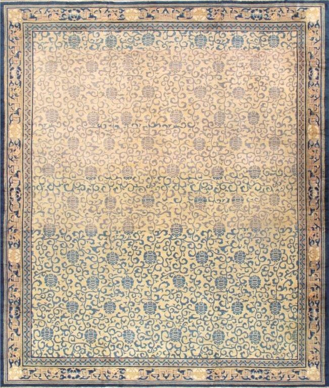 Antique Kensu Collection Ivory Lamb's Wool Area Rug-14' 8" X 17' 5"