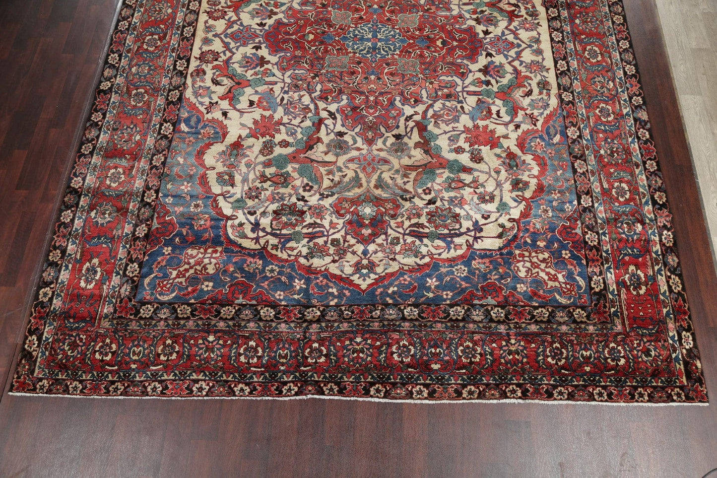 Antique Vegetable Dye Bakhtiari Saman Persian Hand-Knotted 11x15 Area Rug