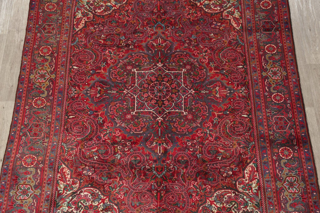 Traditional Floral Red Heriz Persian Hand-Knotted 7x9 Wool Area Rug