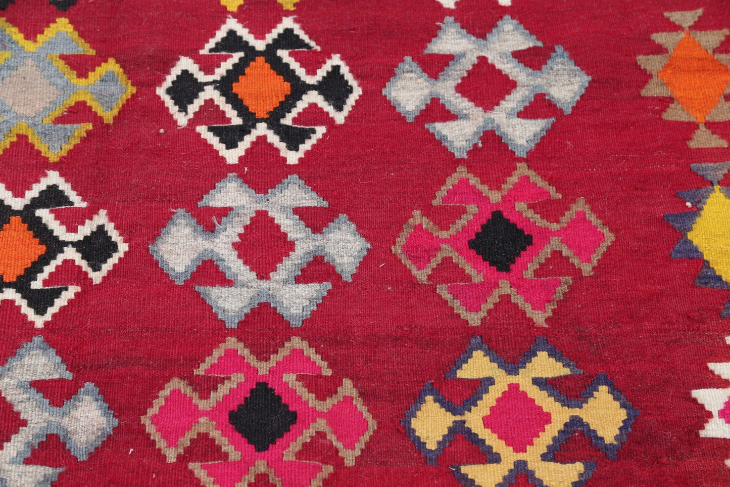 Red Geometric Kilim Qashqai Persian Hand-Woven 5x7 Wool Area Rug