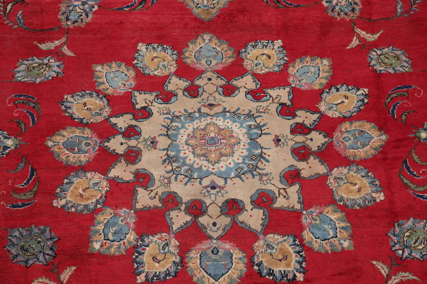 Floral Red Sarouk Persian Hand-Knotted 8x12 Wool Area Rug