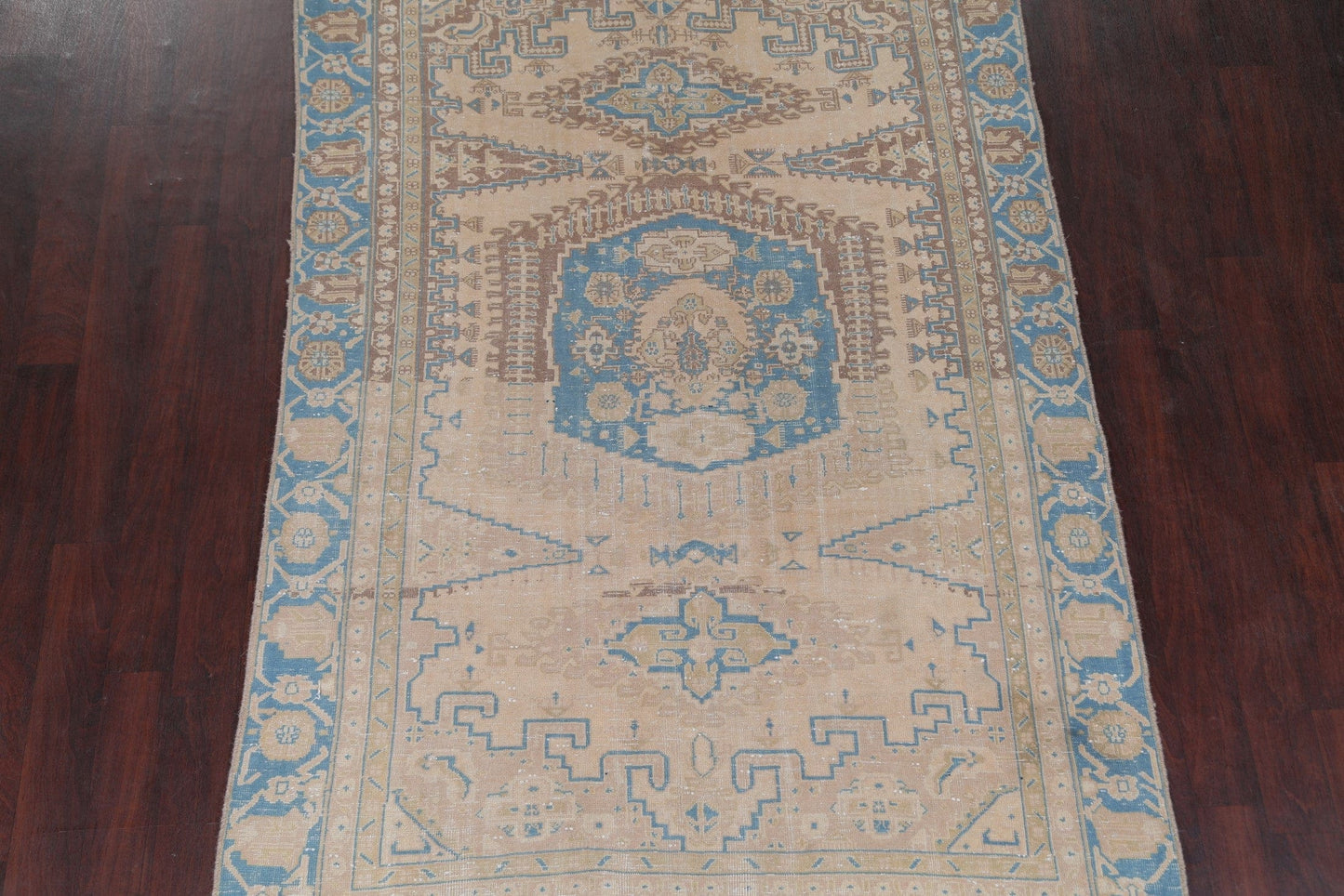 Muted Viss Persian Hand-Knotted 6x8 Wool Distressed Area Rug