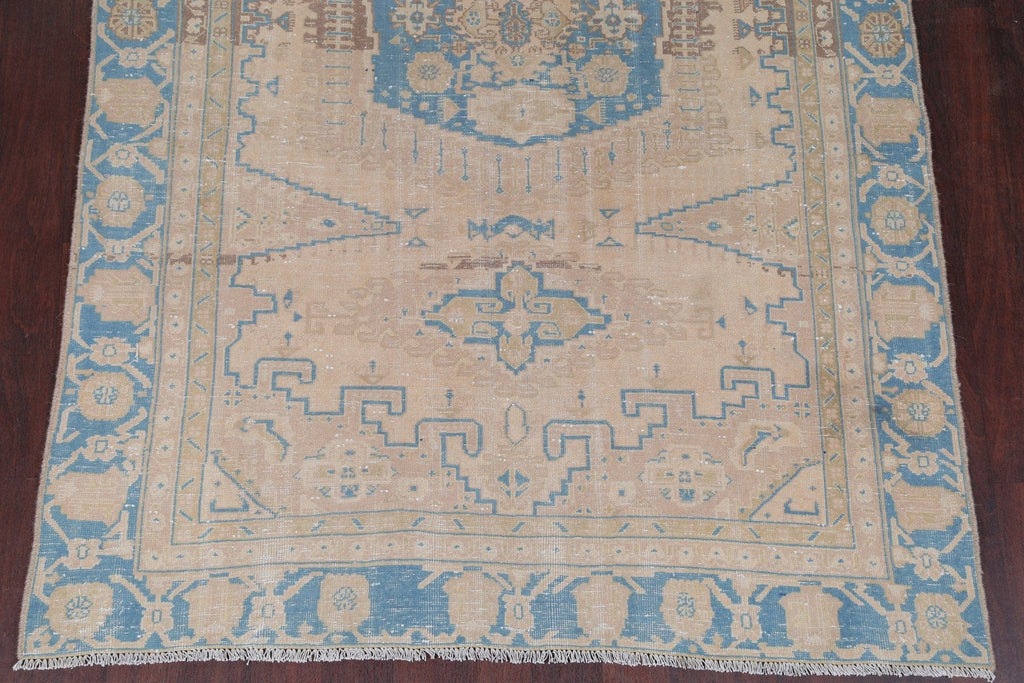 Muted Viss Persian Hand-Knotted 6x8 Wool Distressed Area Rug