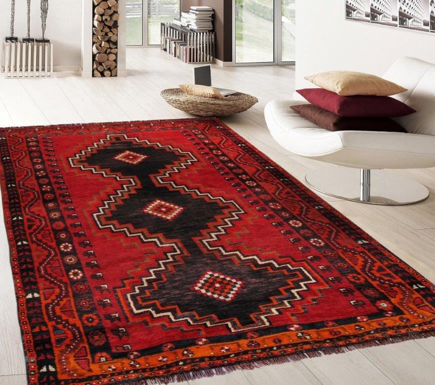 Vintage Shiraz Collection Red Lamb's Wool Area Rug- 4' 2" X 7' 2"