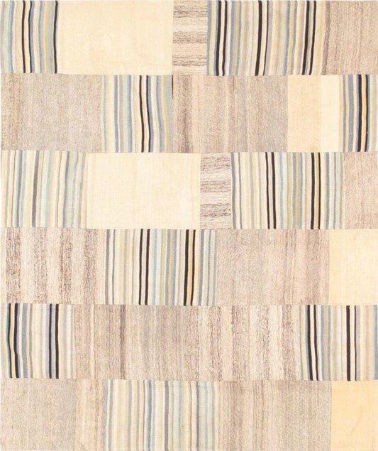 Vintage Patchwork Collection Multi Lamb's Wool Area Rug- 6' 6" X 7'11"
