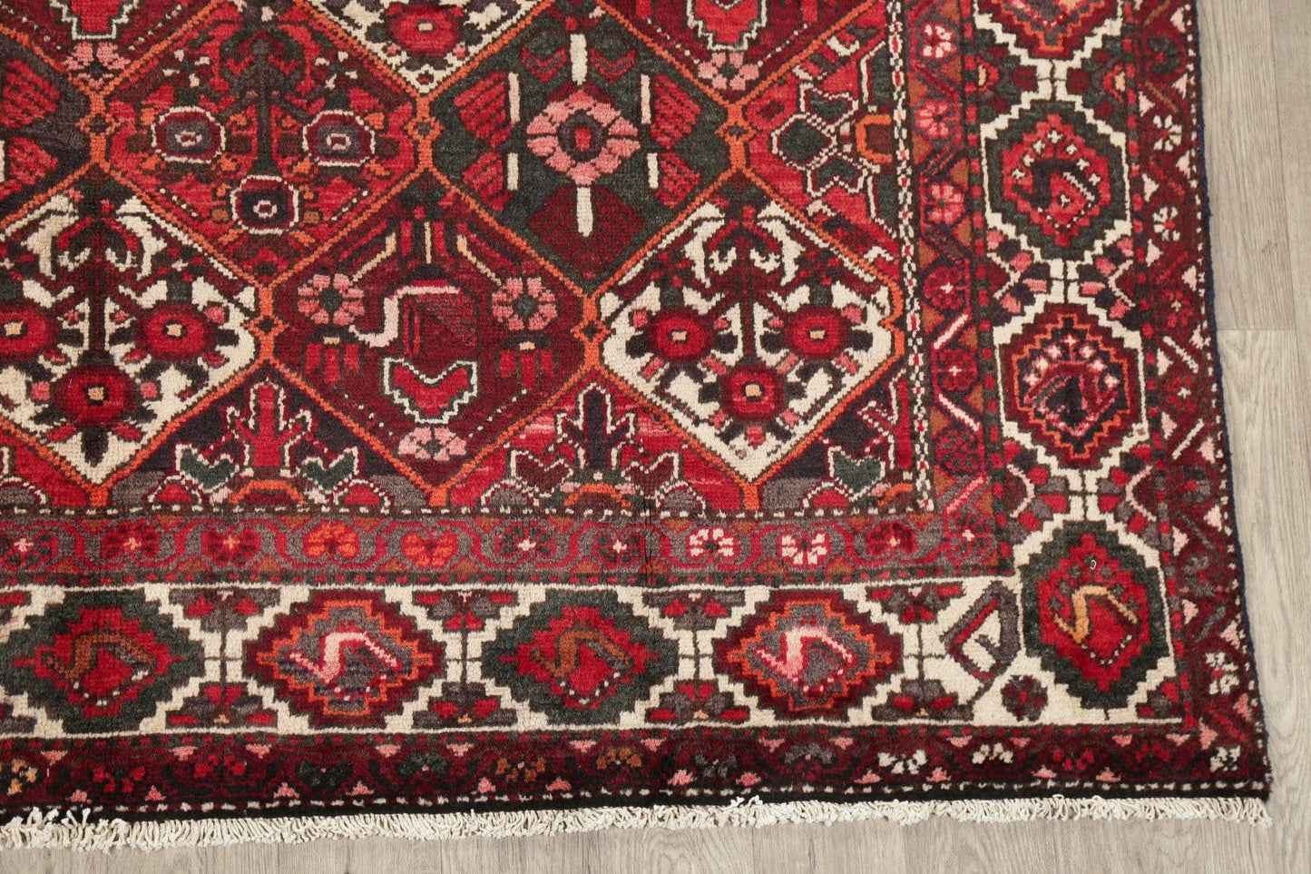 Vintage Garden Design Bakhtiari Persian Area Rug 7x10