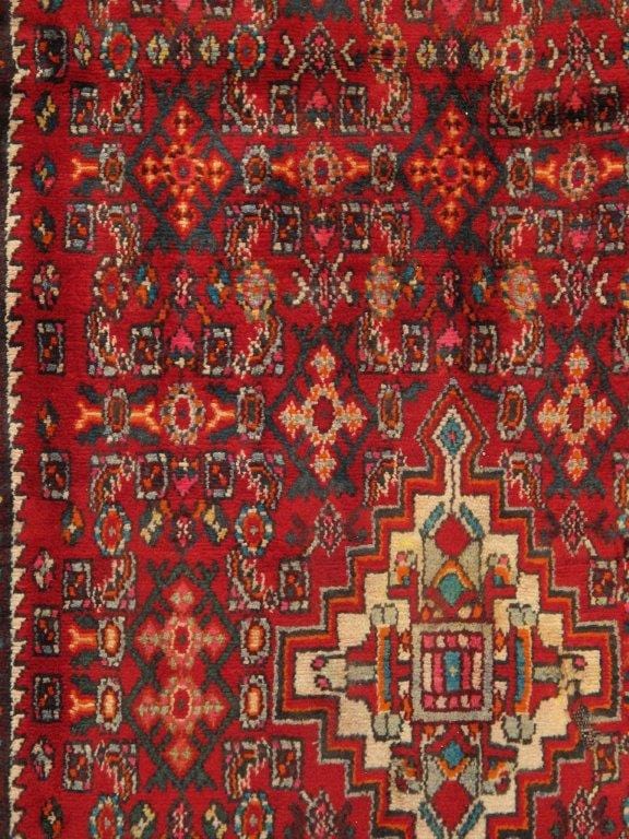 Vintage Shiraz Collection Red Lamb's Wool Area Rug- 5' 0" X 9'11"
