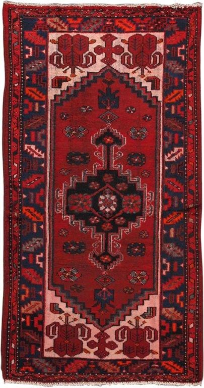 Vintage Shiraz Collection Red Lamb's Wool Area Rug- 3' 4" X 6' 5"