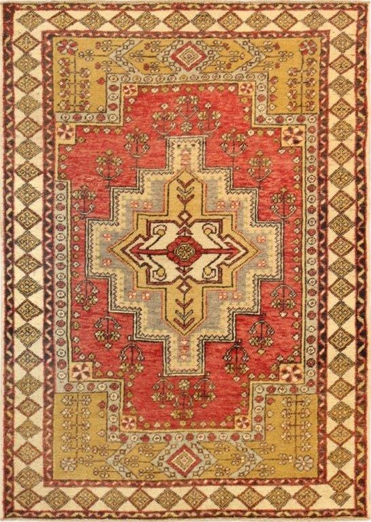 Vintage Oushak Collection Coral Lamb's Wool Area Rug- 4' 0" X 6' 0"