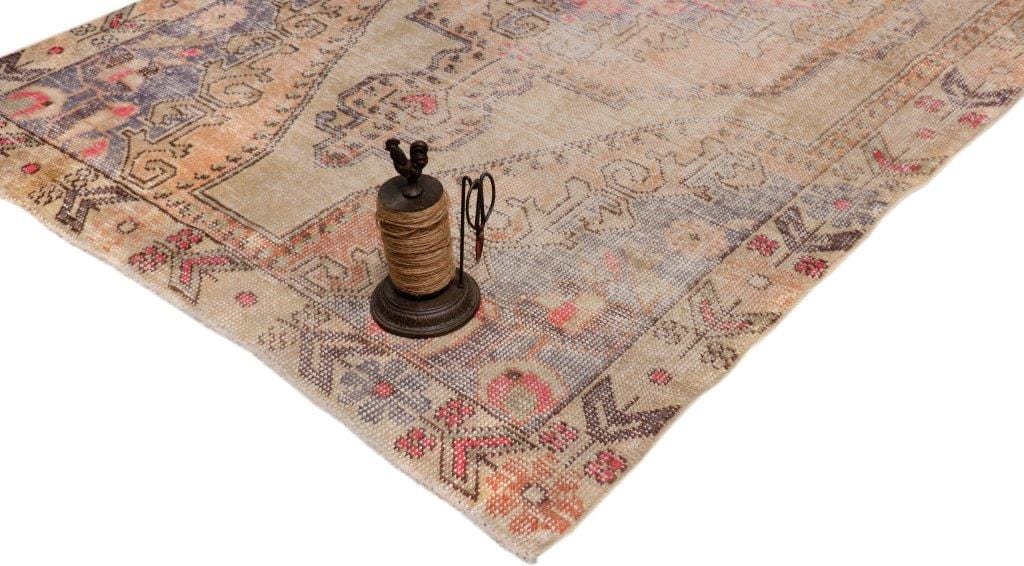 Vintage Oushak Collection Beige Lamb's Wool Area Rug- 4' 4" X 7' 0"