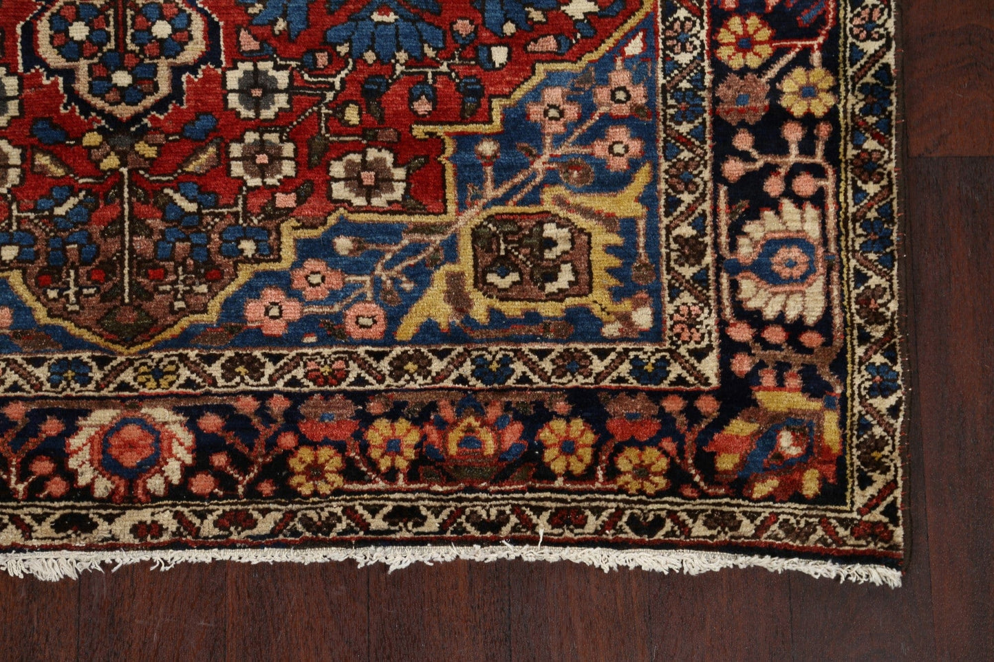 Antique Vegetable Dye Bakhtiari Persian Area Rug 5x7