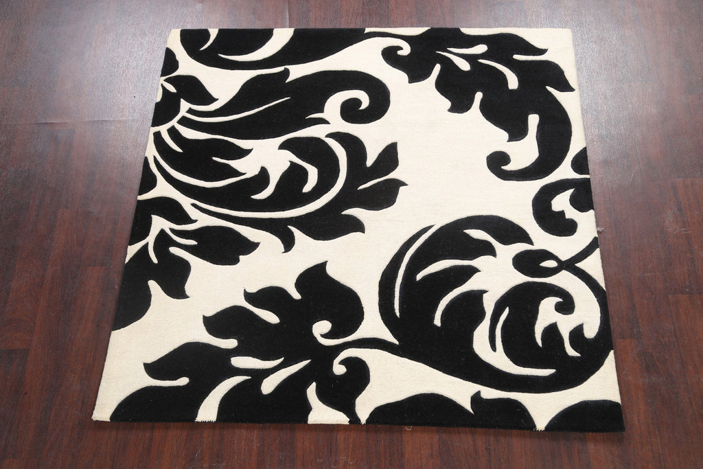 Abstract Black/white Square Oriental Area Rug 6x6