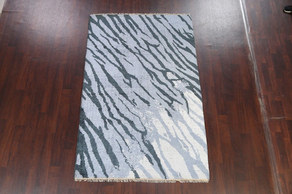 Contemporary Abstract Oriental Area Rug 5x8