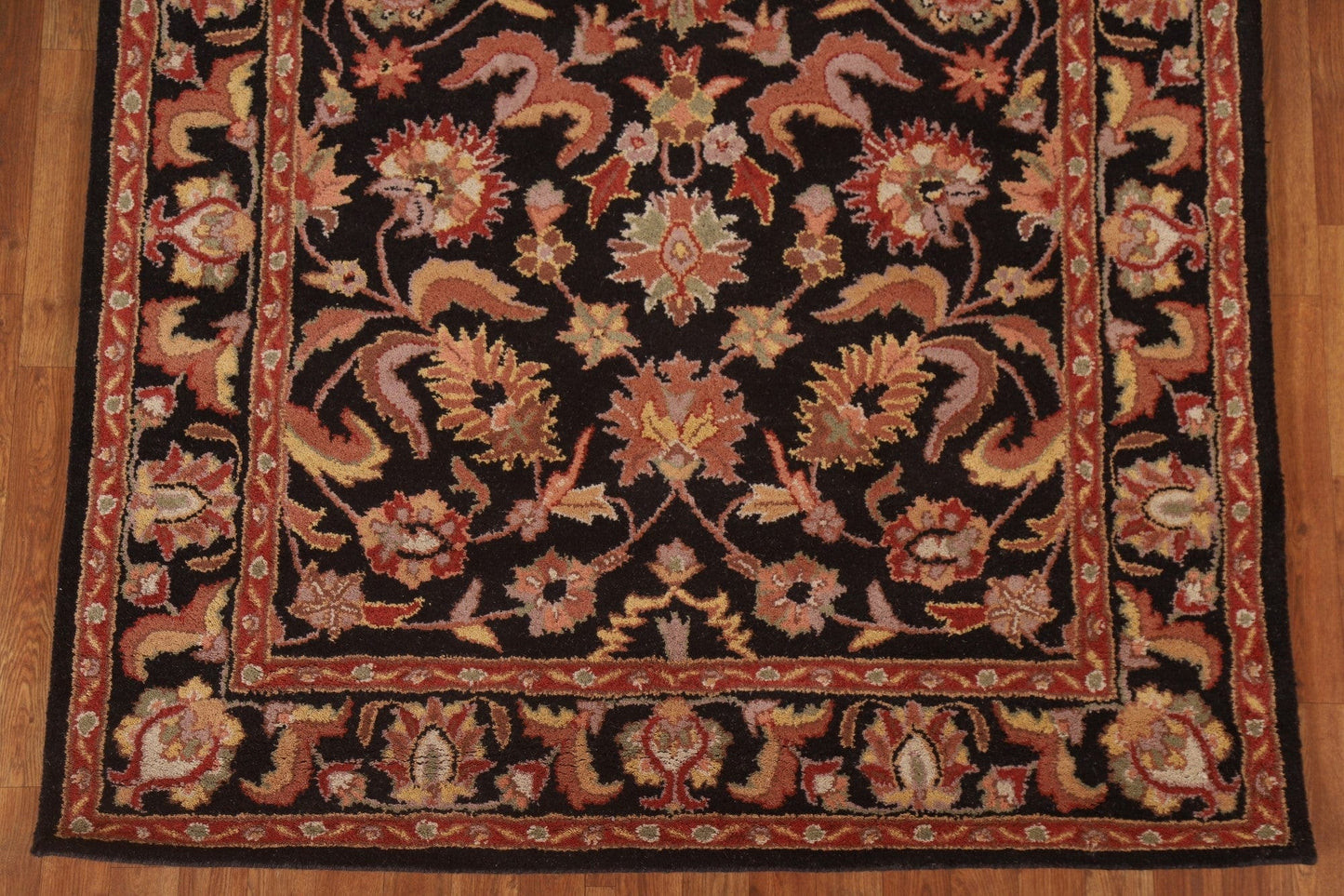 Black Floral Agra Area Rug 5x8