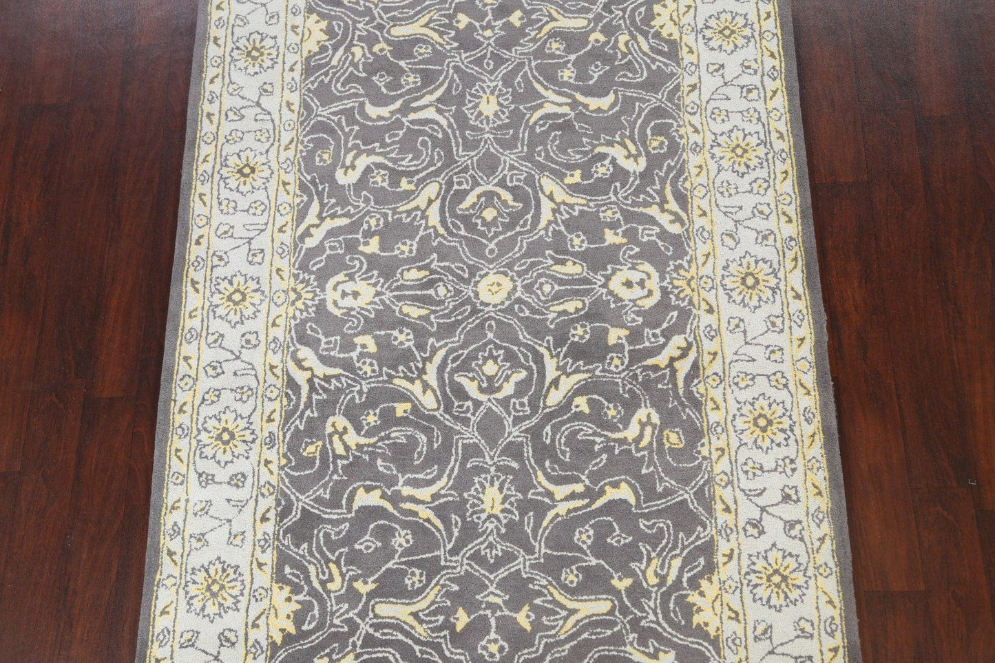 Hand-Tufted Floral Area Rug 5x8