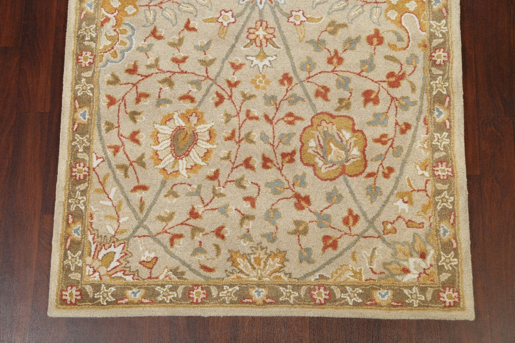 Hand-Tufted Floral Area Rug 5x8