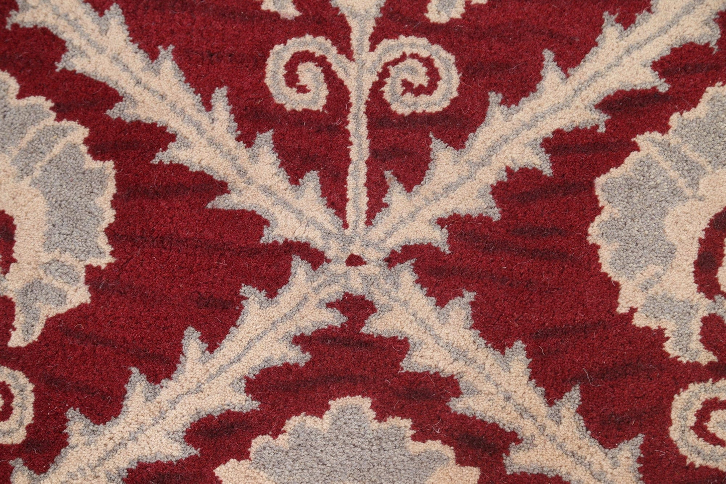 Hand-Tufted Floral Area Rug 6x8