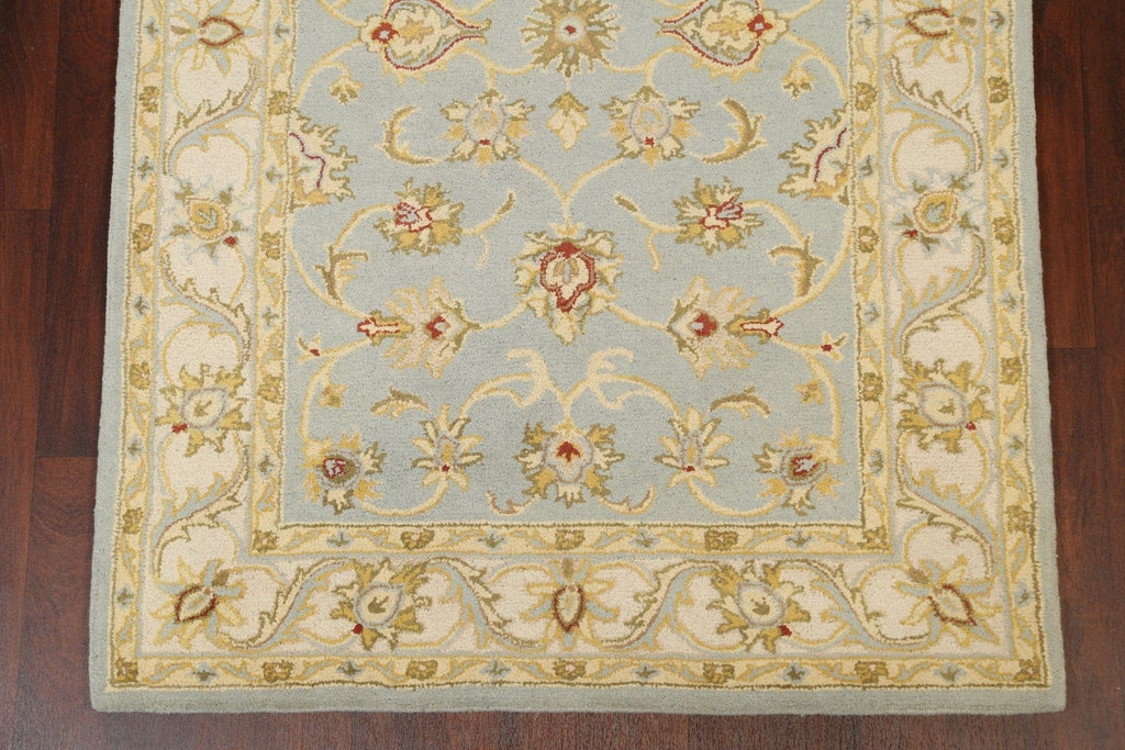 Hand-Tufted Floral Area Rug 5x8