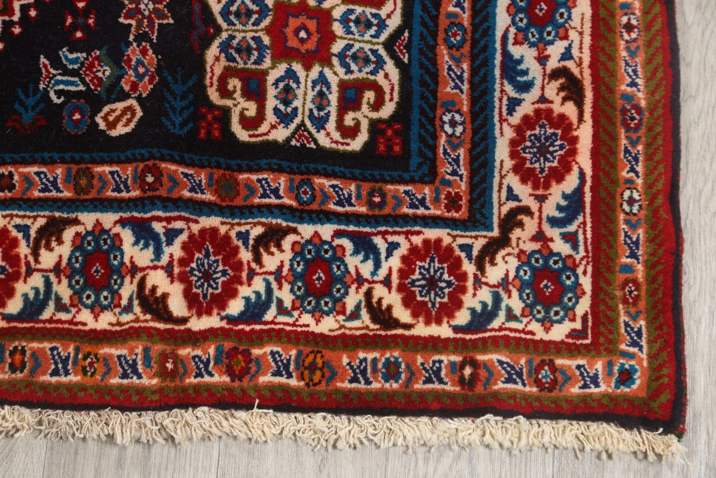 5x7 Abadeh Shiraz Persian Area Rug