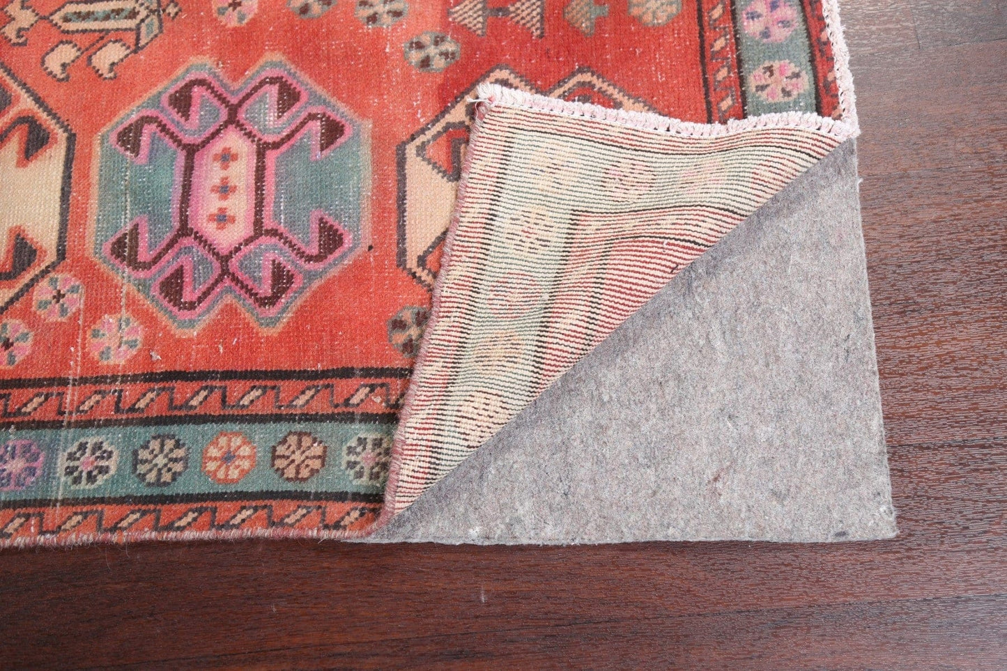 Vintage Bakhtiari Persian Wool Rug 5x9