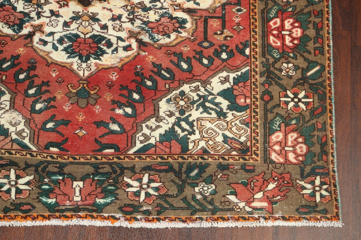 Handmade Bakhtiari Persian Area Rug 5x10