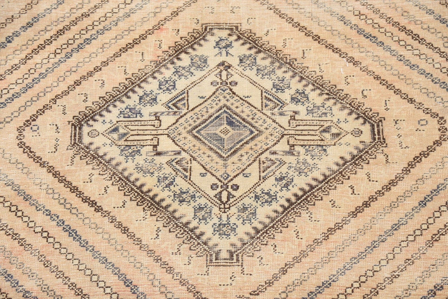 Antique Shiraz Persian Area Rug 6x10