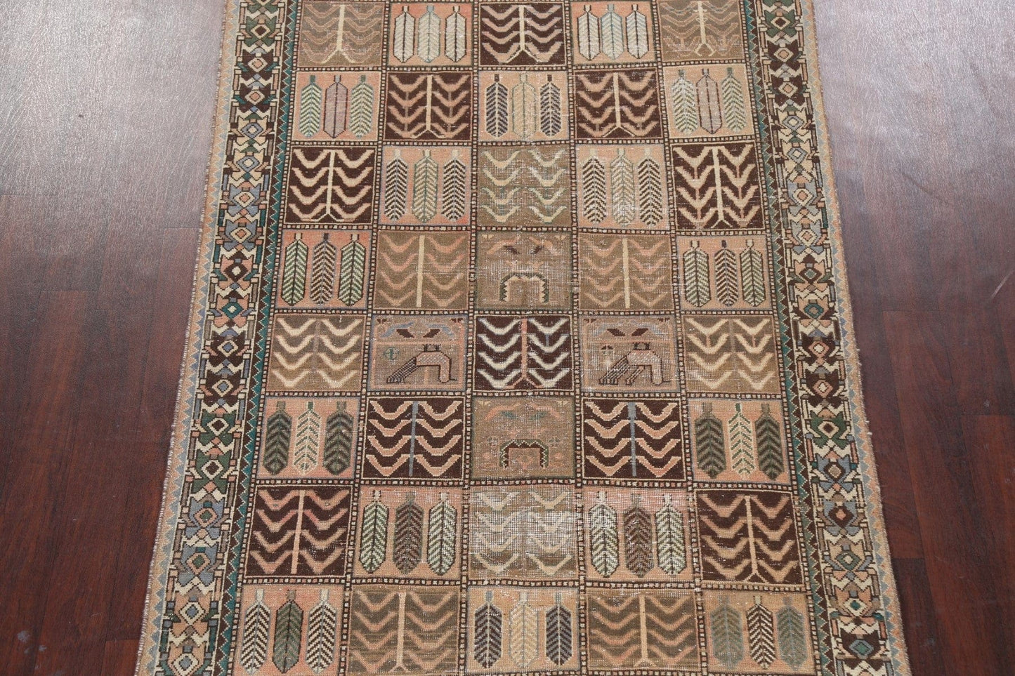 Vintage Bakhtiari Persian Area Rug 5x9