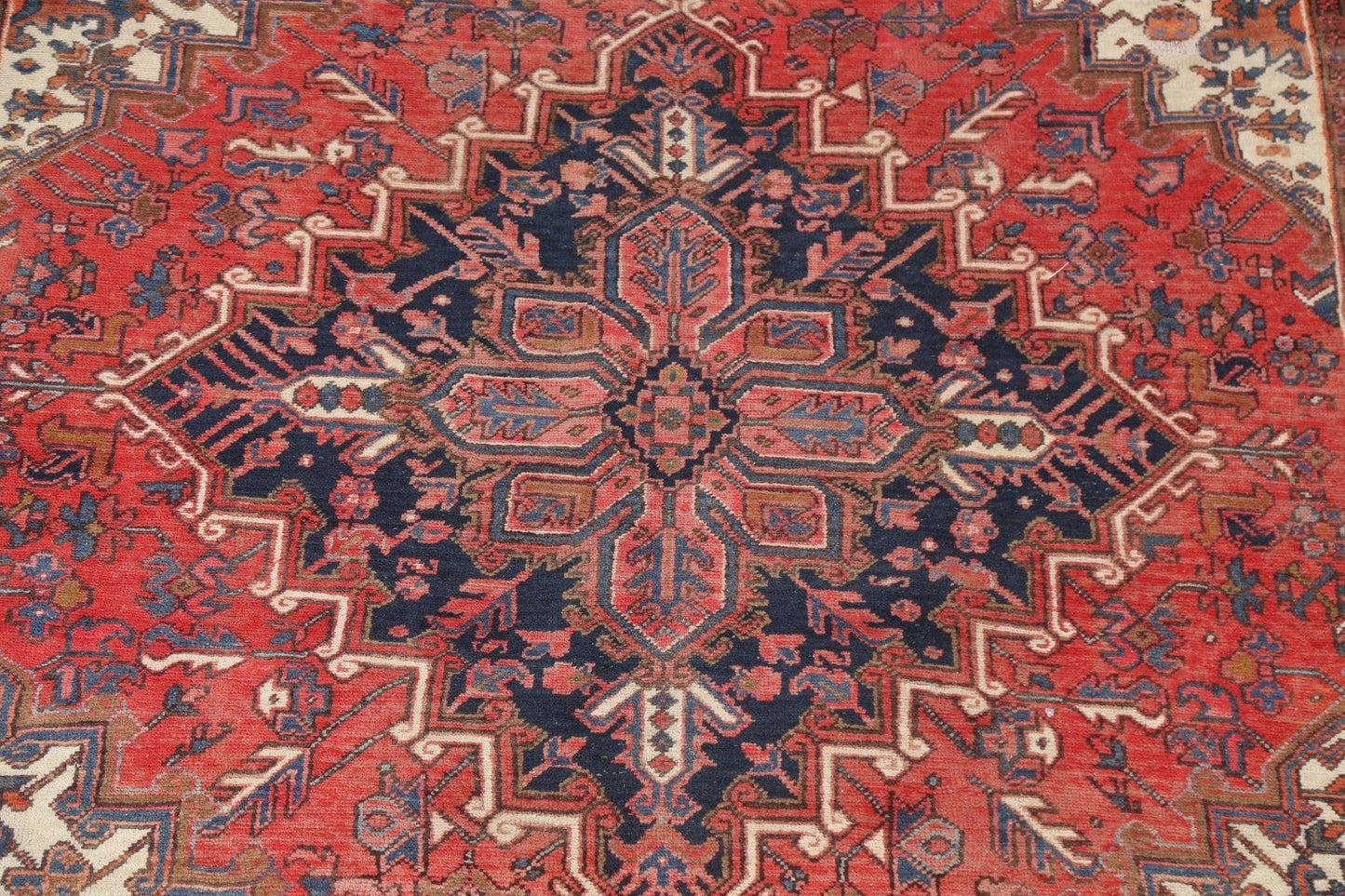 Hand-Knotted Heriz Persian Area Rug 8x11