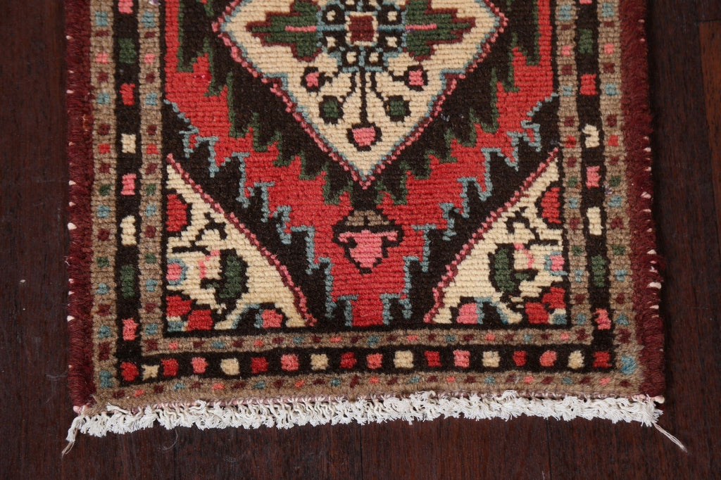 Geometric Red Hamedan Persian Rug 1x2