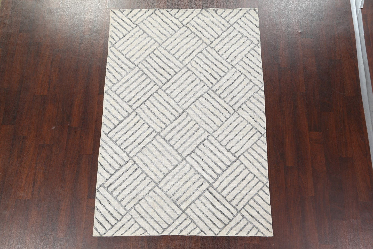 Trellis Contemporary Area Rug 5x8