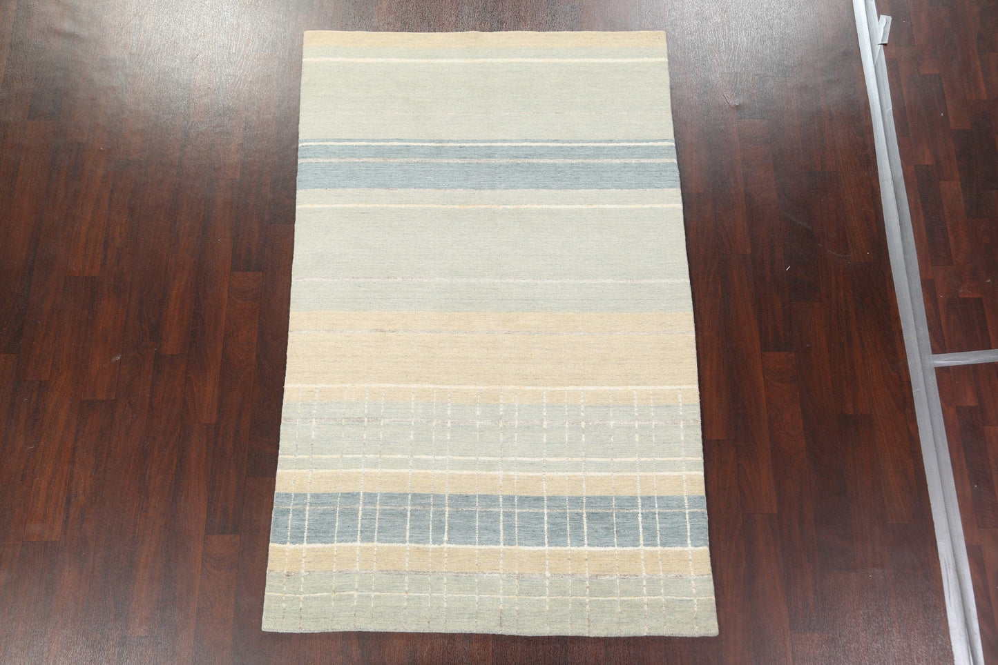 Handmade Contemporary Wool Area Rug 5x8