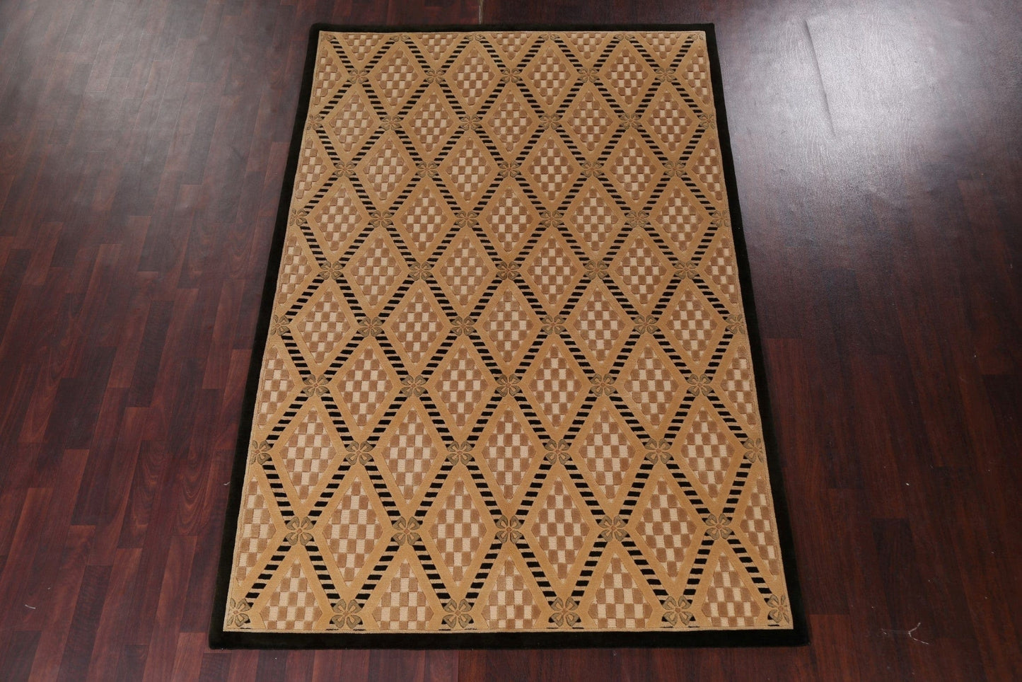 Vegetable Dye Trellis Nepalese Wool Area Rug 6x9