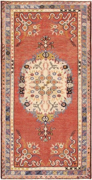 Vintage Anatolian Collection Coral Wool Area Rug- 3' 0" X 5' 9"