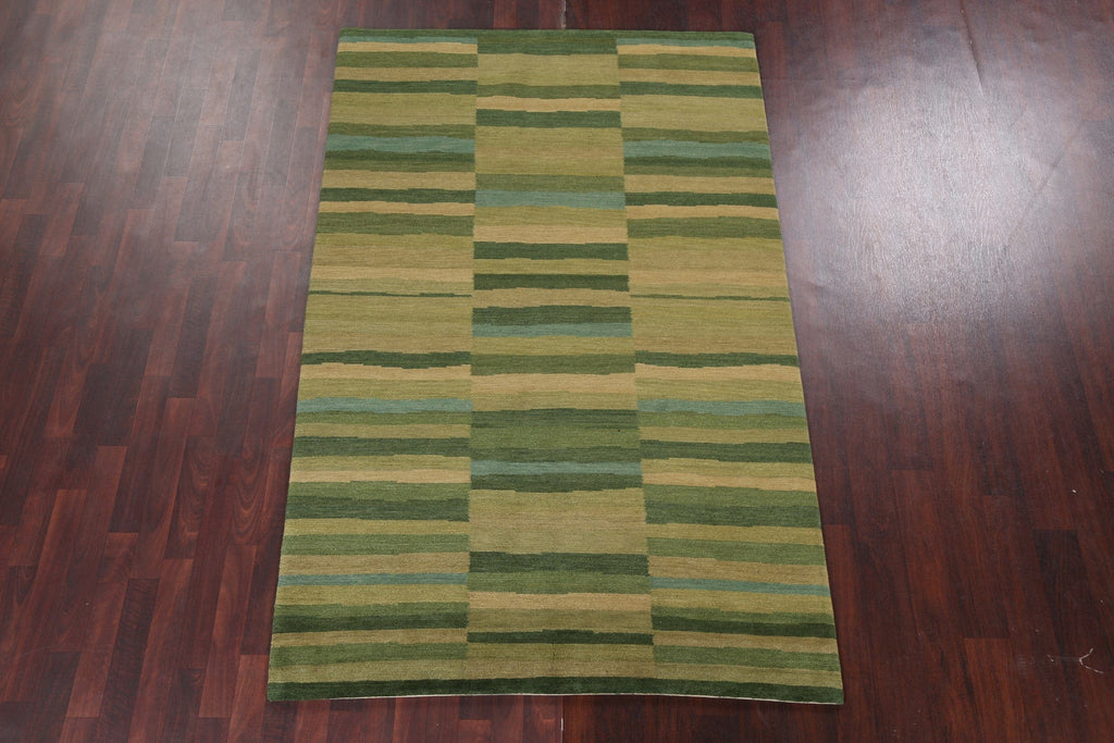 Vegetable Dye Green Nepalese Wool Area Rug 5x8