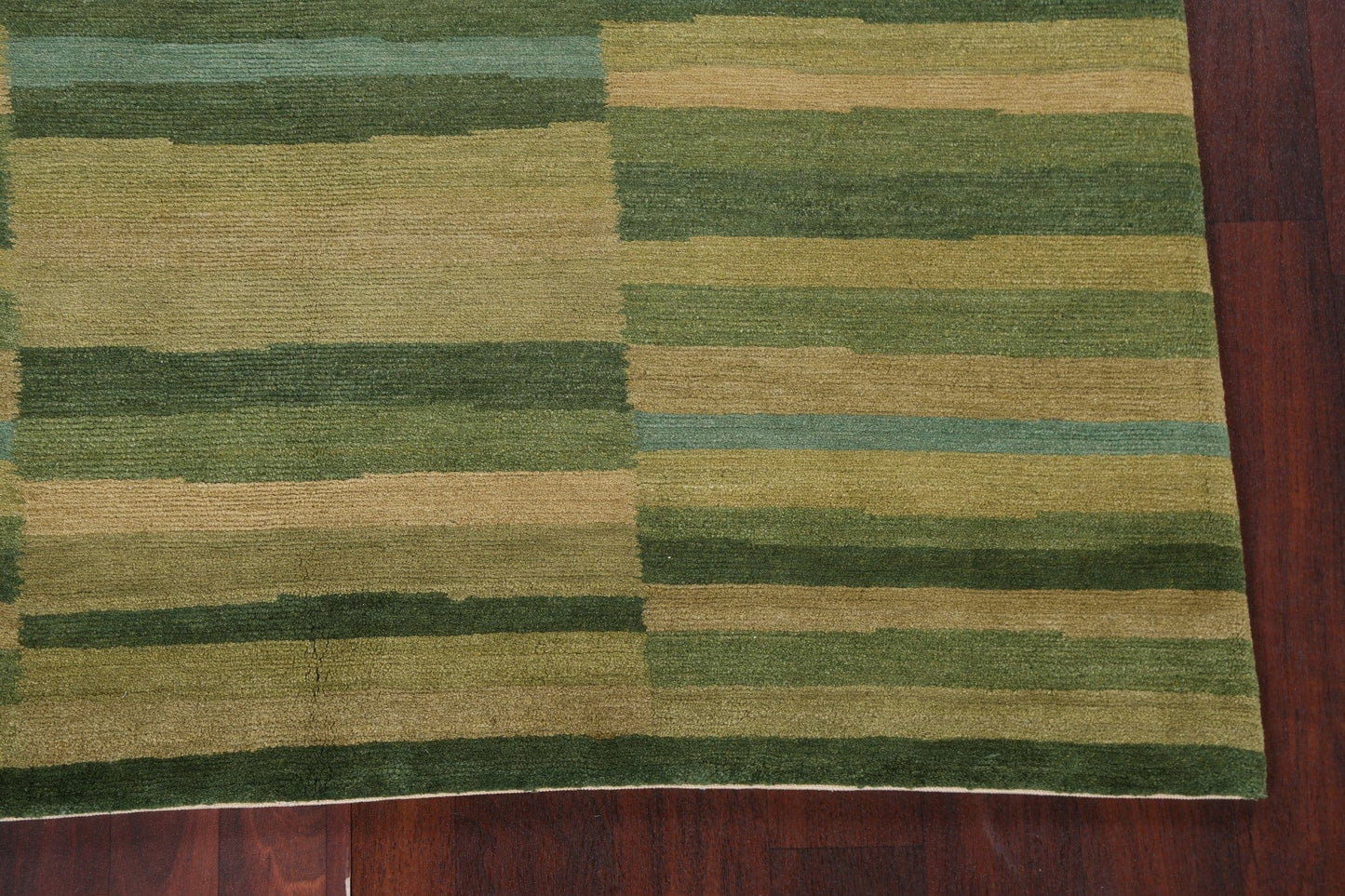 Vegetable Dye Green Nepalese Wool Area Rug 5x8