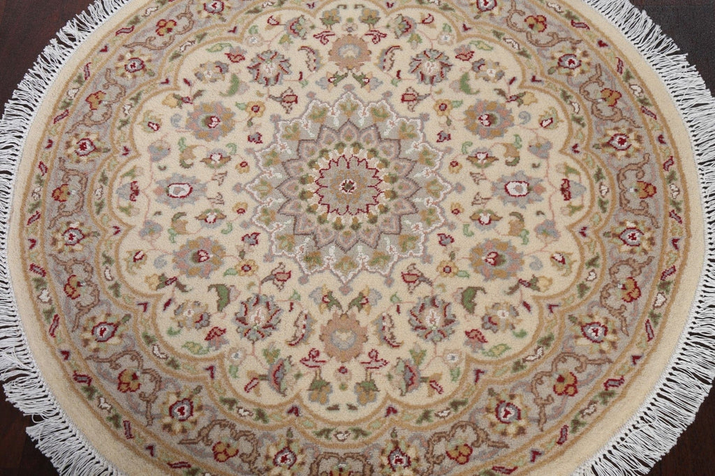 Vegetable Dye Wool/ Silk Tabriz Round Area Rug 3x3