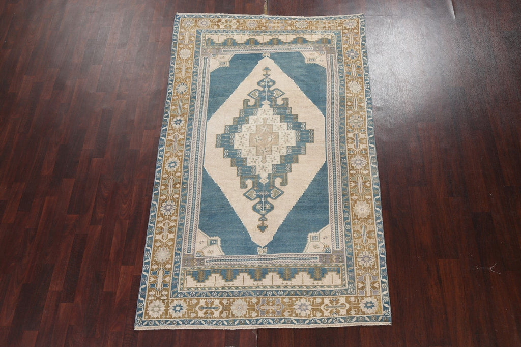 Vintage Handmade Anatolian Turkish Area Rug 5x8