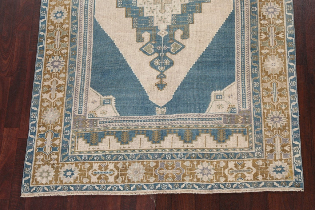 Vintage Handmade Anatolian Turkish Area Rug 5x8