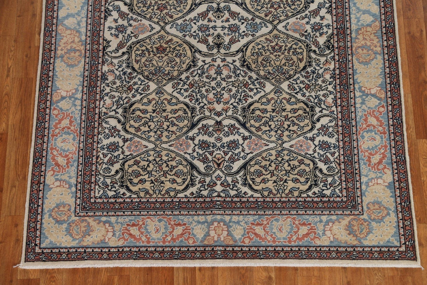 Hand-Knotted Bakhtiari Turkish Area Rug 5x7